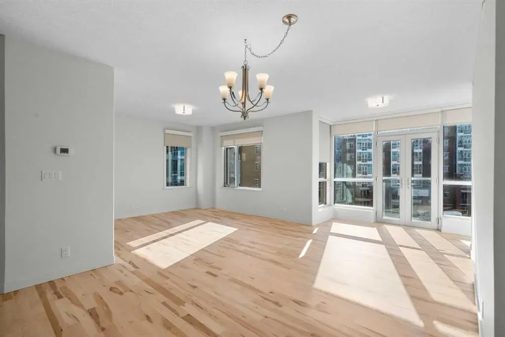 24 Varsity Estates Circle NW, #402