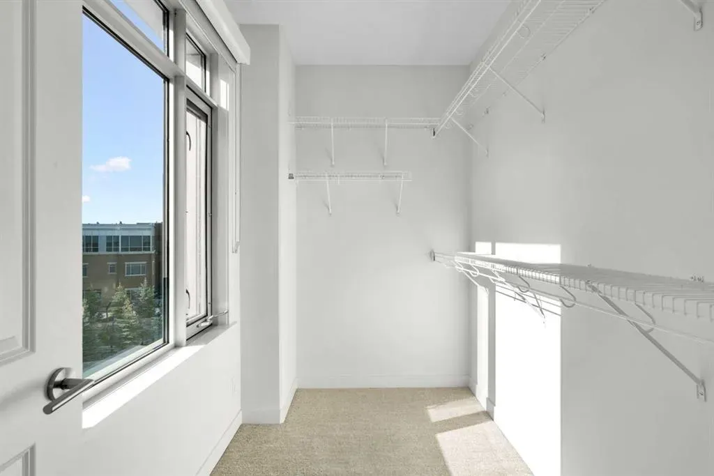 24 Varsity Estates Circle NW, #402