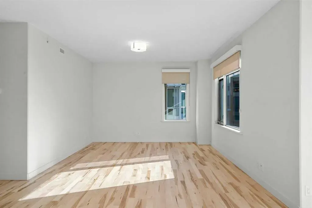 24 Varsity Estates Circle NW, #402