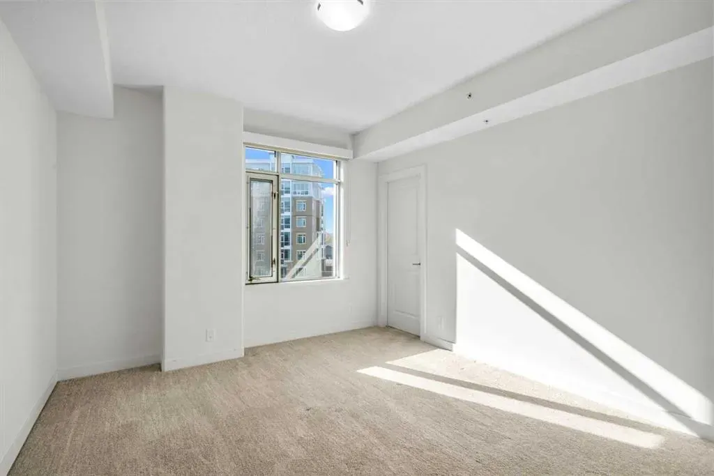 24 Varsity Estates Circle NW, #402