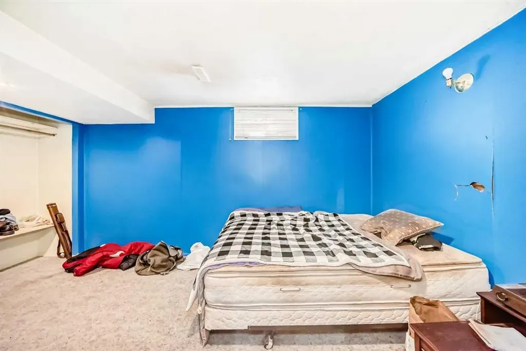 808 Avonlea Place SE