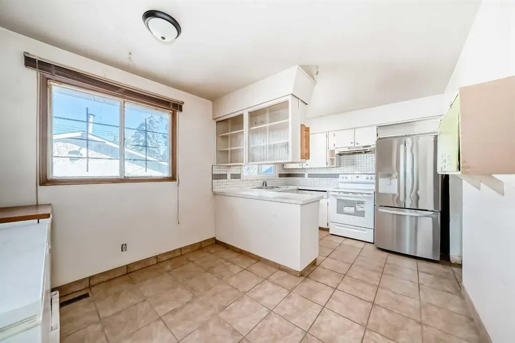 808 Avonlea Place SE