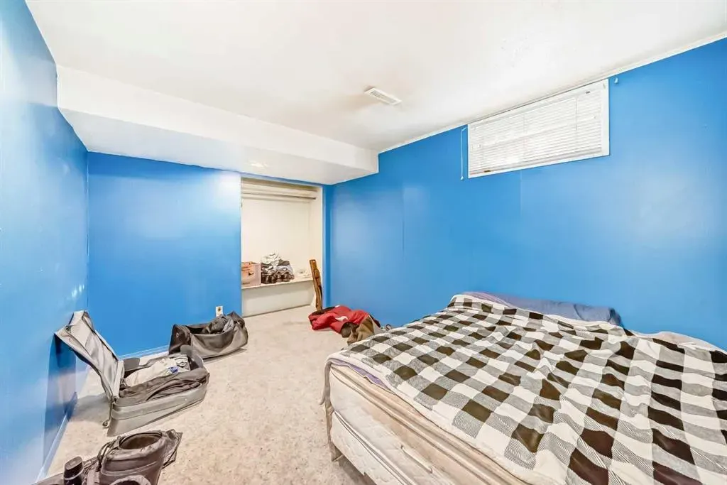 808 Avonlea Place SE