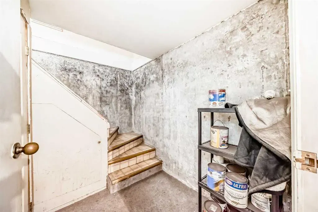 808 Avonlea Place SE