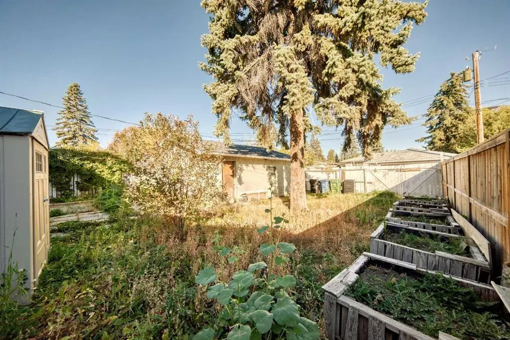 808 Avonlea Place SE