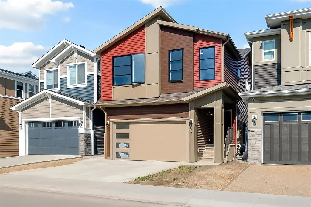 154 Silver Spruce Grove SW