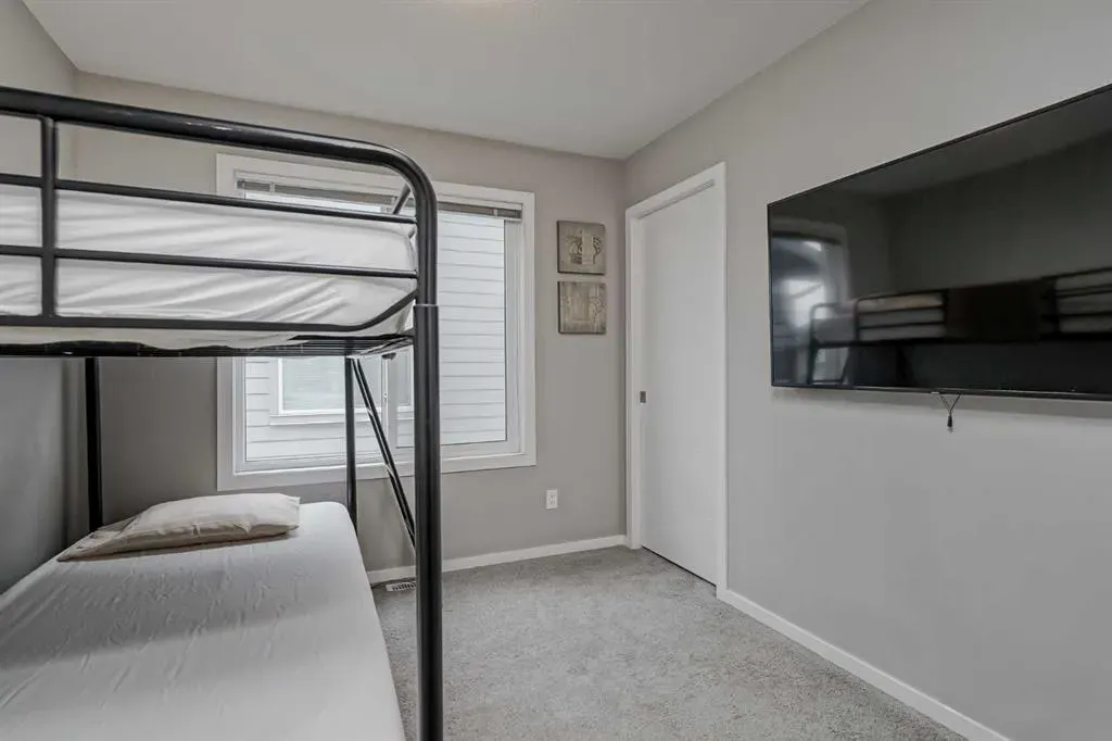 130 Redstone Walk NE, #203