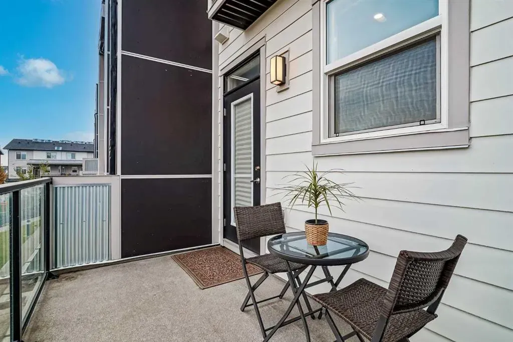 130 Redstone Walk NE, #203