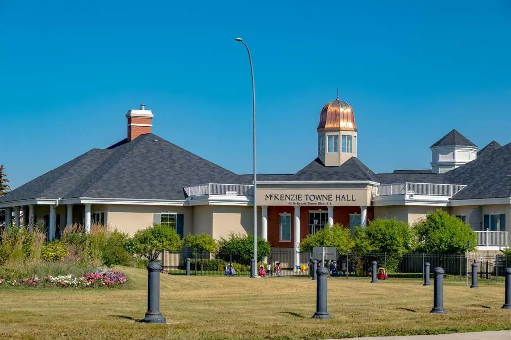 1022 Mckenzie Towne Villas SE