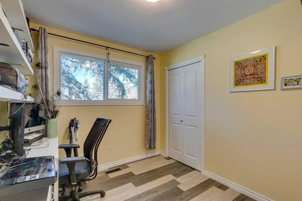 280 Deercliff Road SE