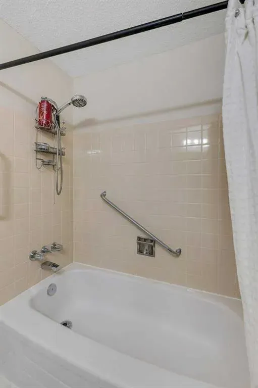 5400 dalhousie Drive NW, #56