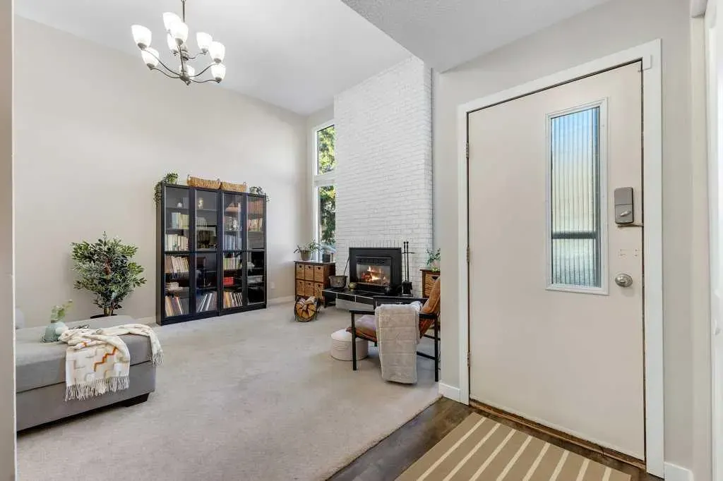 5400 dalhousie Drive NW, #56