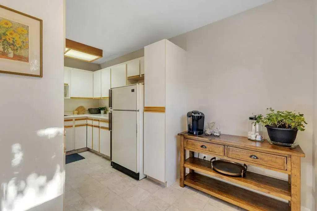 5400 dalhousie Drive NW, #56