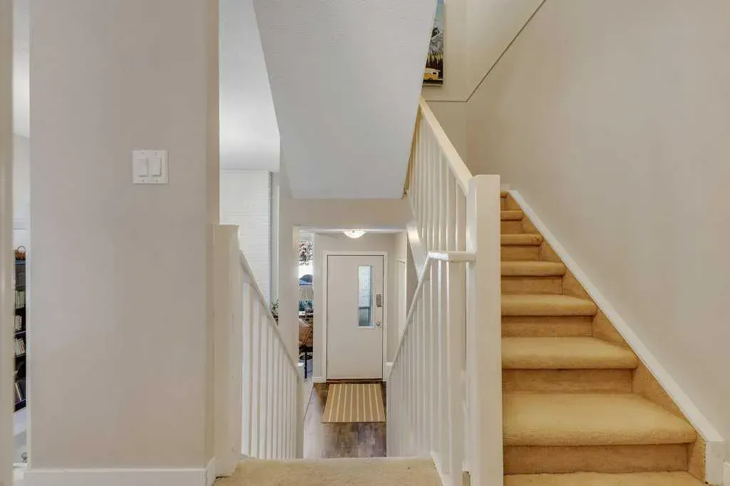 5400 dalhousie Drive NW, #56