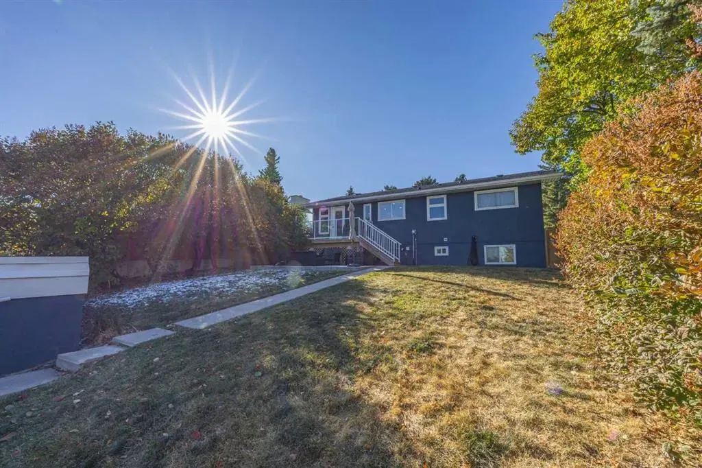 827 Canaveral Crescent SW