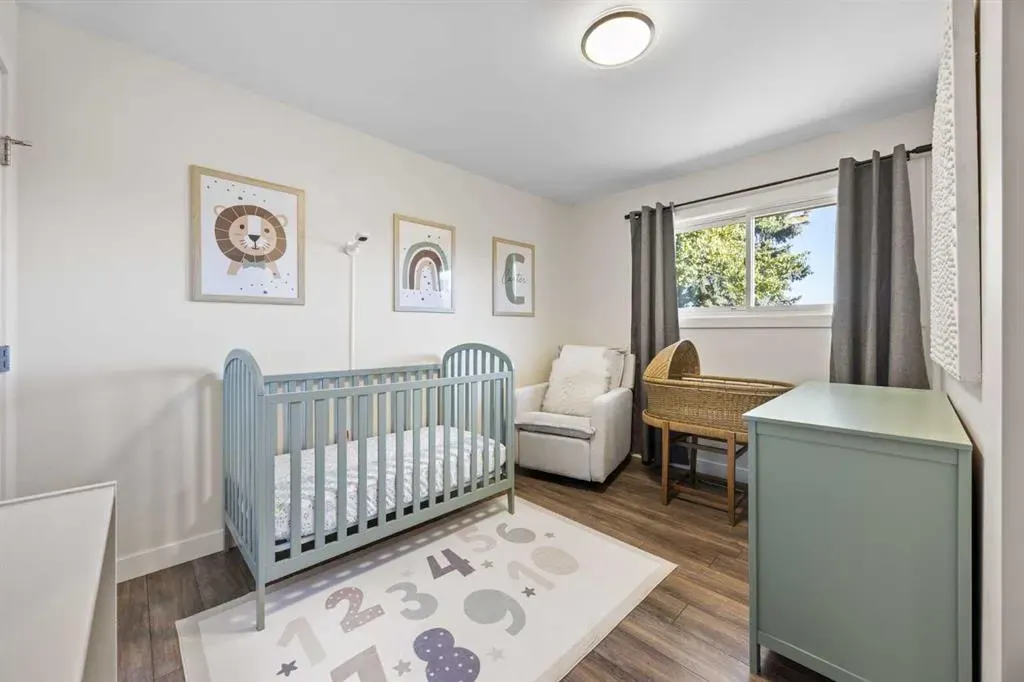 827 Canaveral Crescent SW