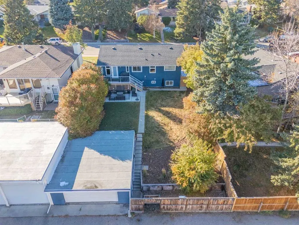 827 Canaveral Crescent SW