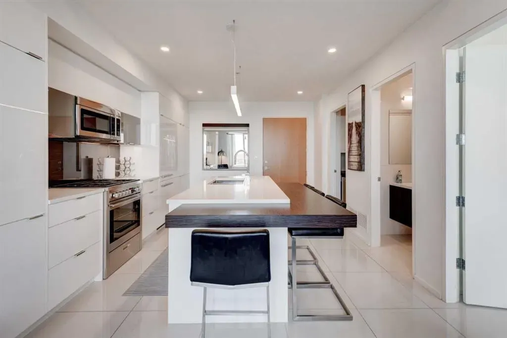 1020 9 Avenue SE, #704