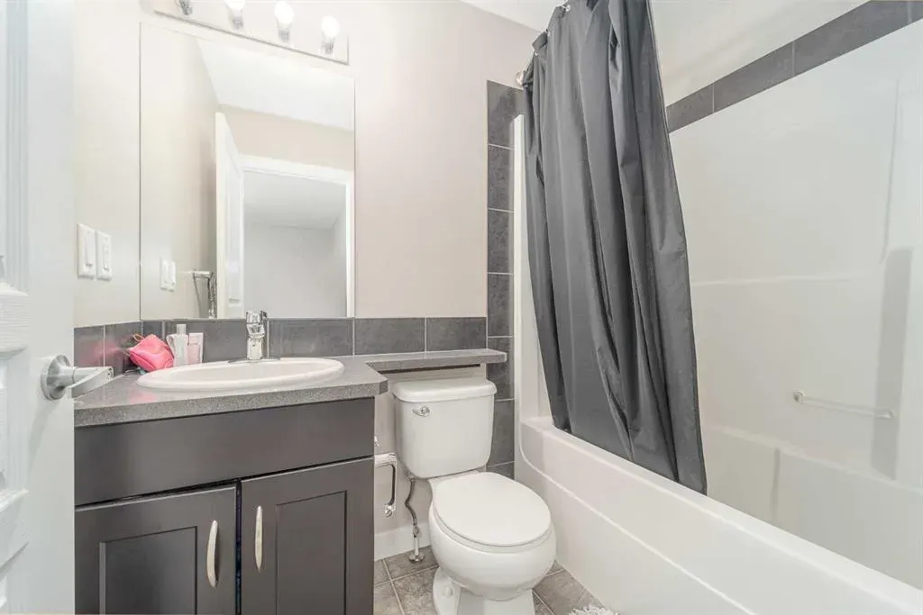 221 Silkstone Road W, #5