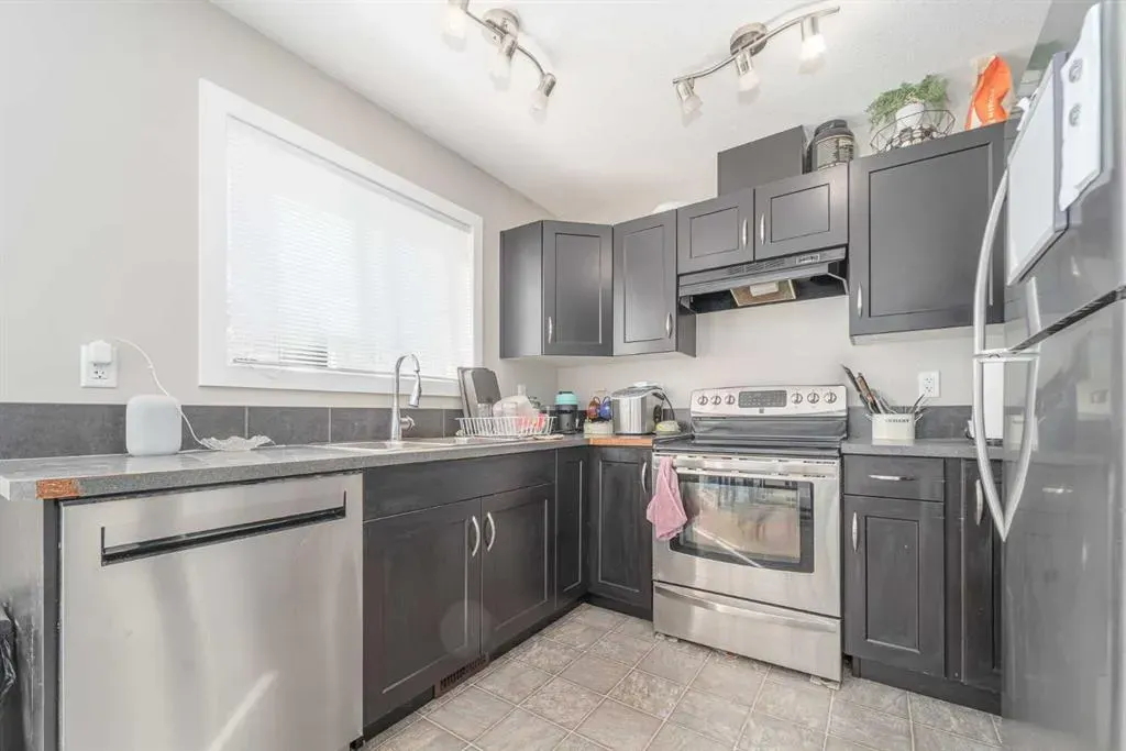 221 Silkstone Road W, #5