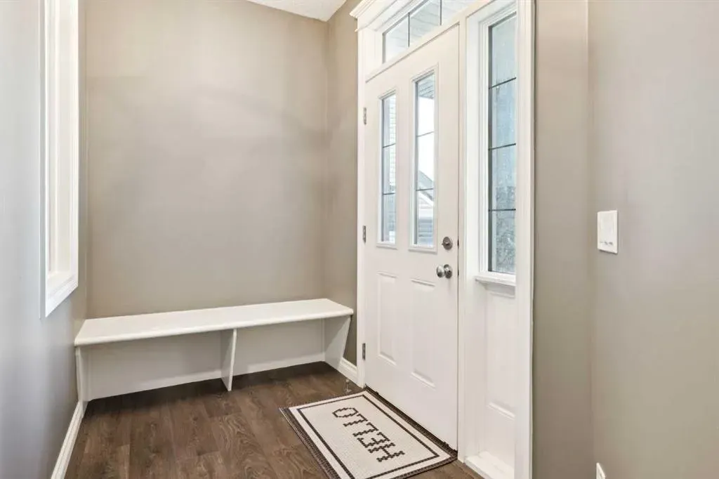 383 Evansglen Drive NW