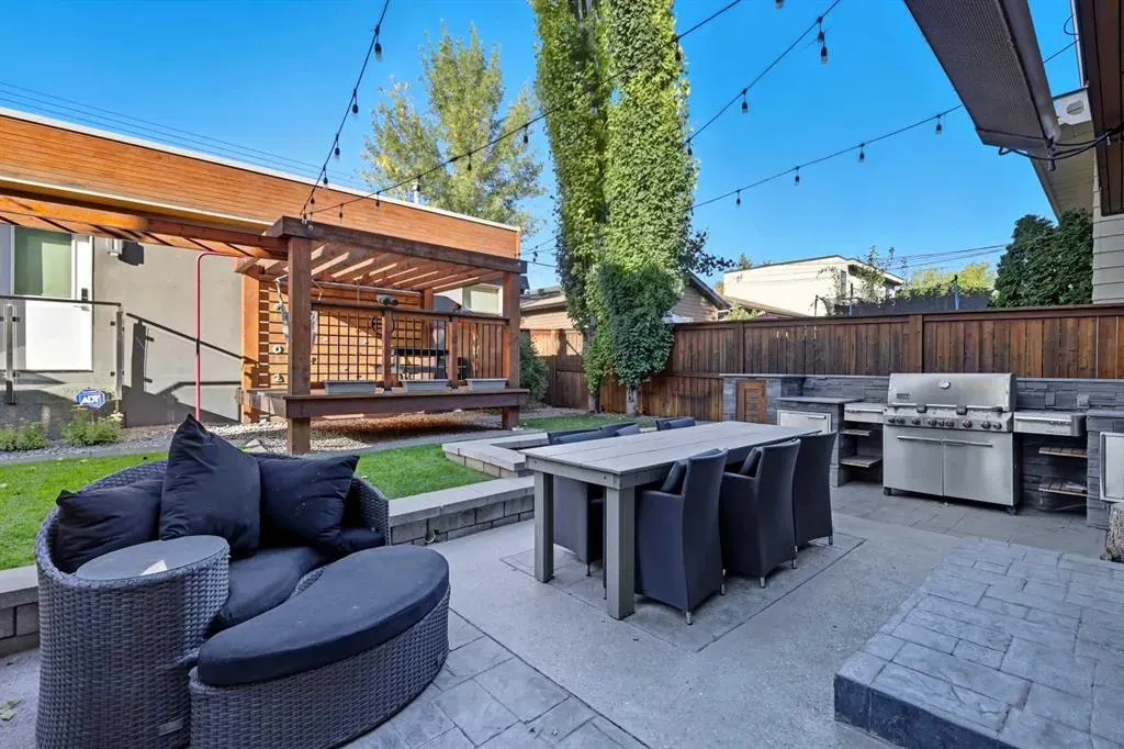2014 32 Avenue SW