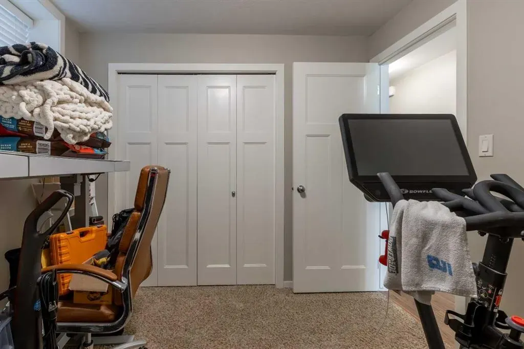 230 Mt Sundance Crescent W