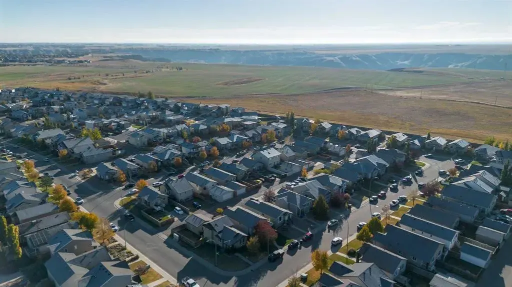 230 Mt Sundance Crescent W