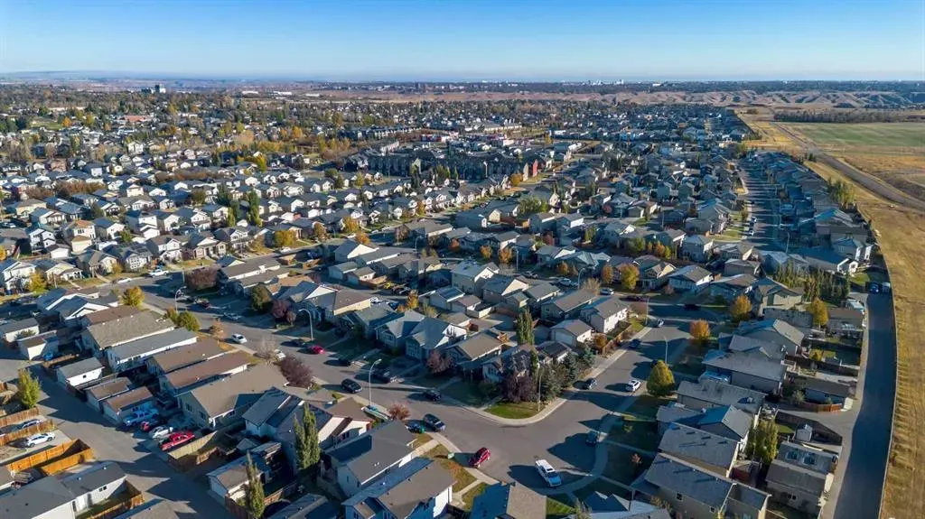 230 Mt Sundance Crescent W