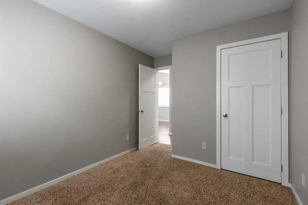 230 Mt Sundance Crescent W