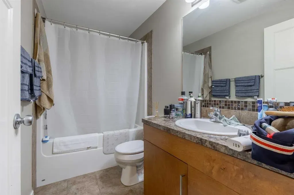 230 Mt Sundance Crescent W
