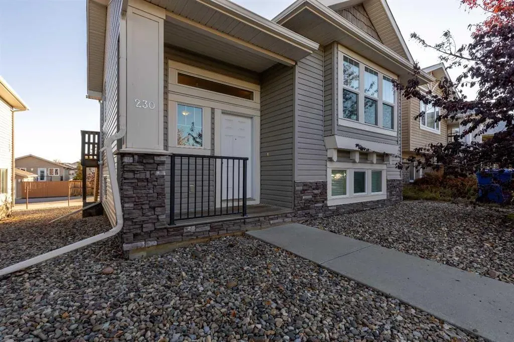 230 Mt Sundance Crescent W