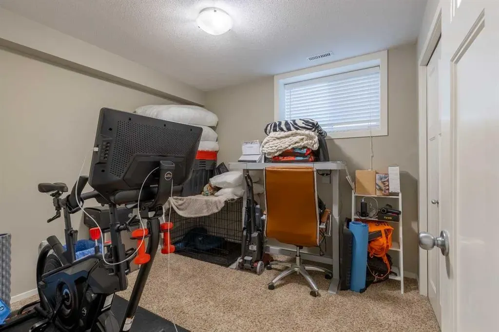 230 Mt Sundance Crescent W