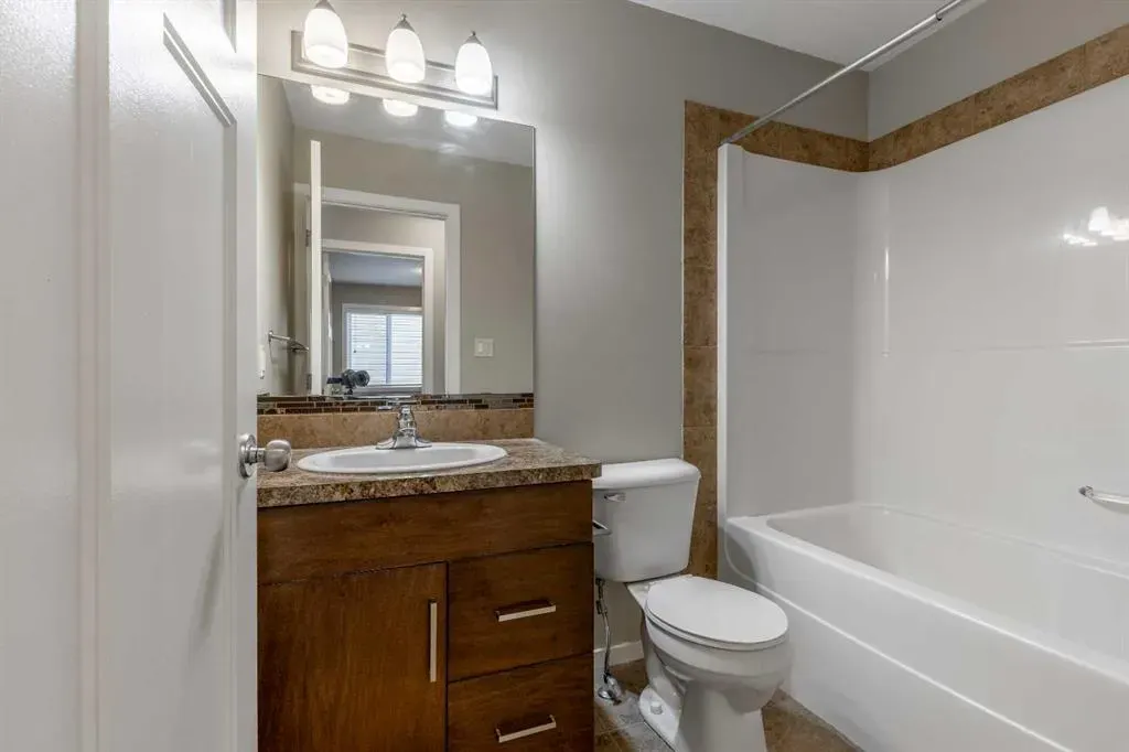 230 Mt Sundance Crescent W
