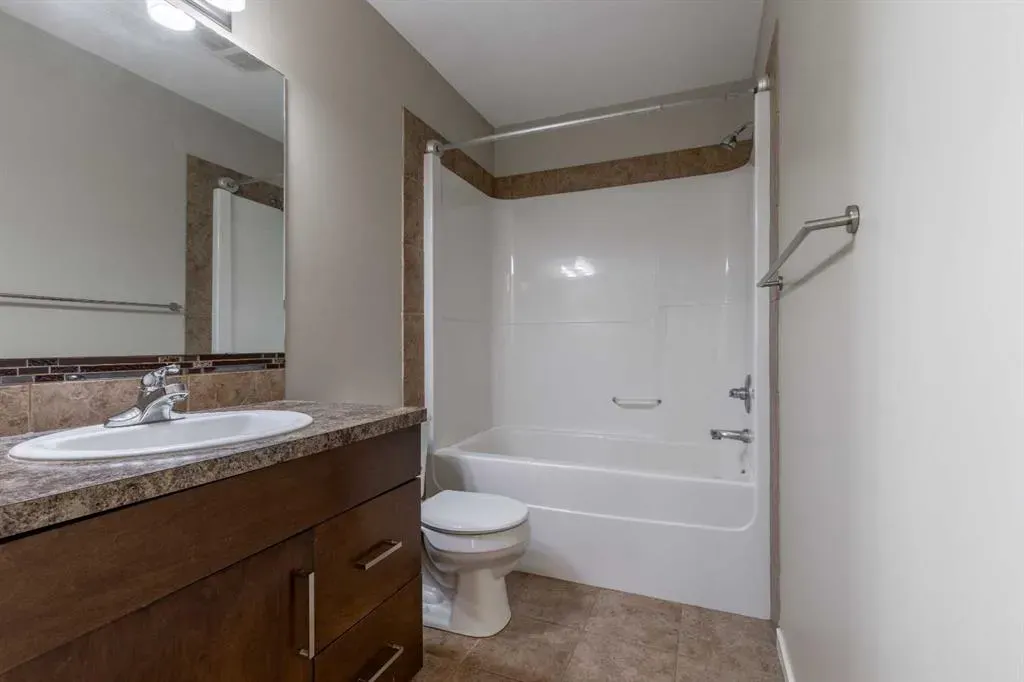 230 Mt Sundance Crescent W