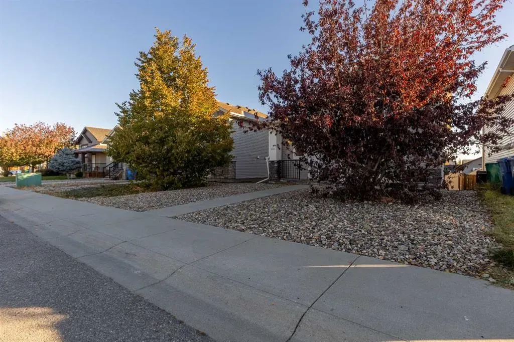 230 Mt Sundance Crescent W