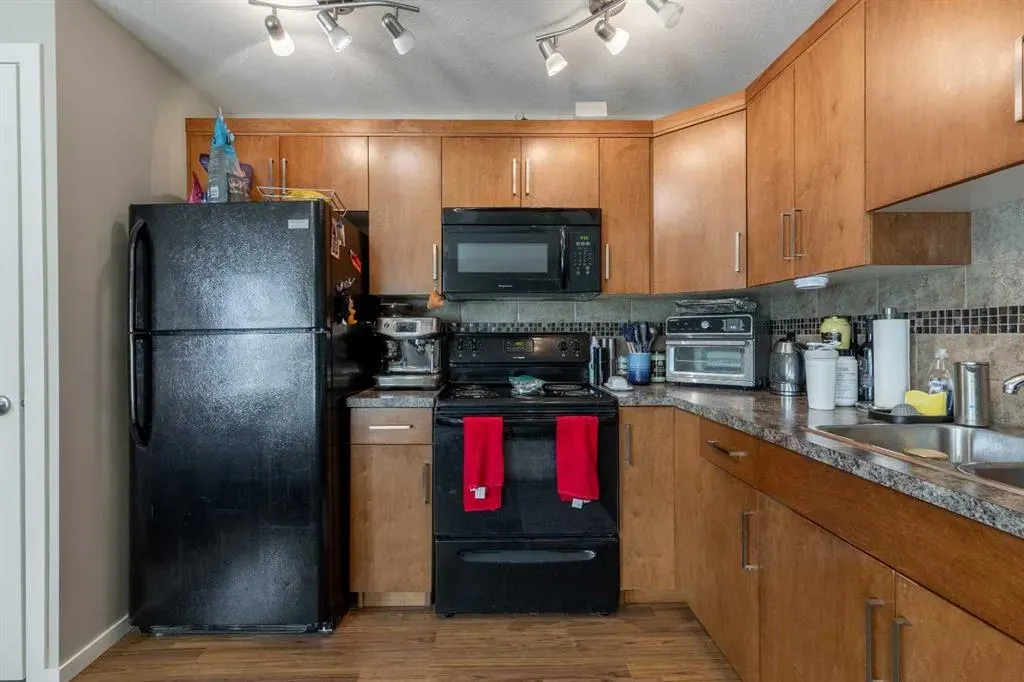 230 Mt Sundance Crescent W