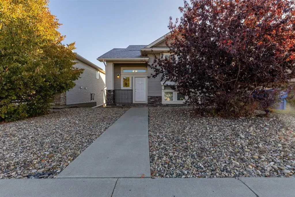 230 Mt Sundance Crescent W