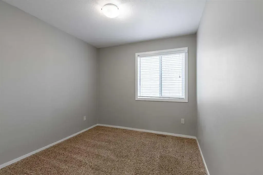 230 Mt Sundance Crescent W