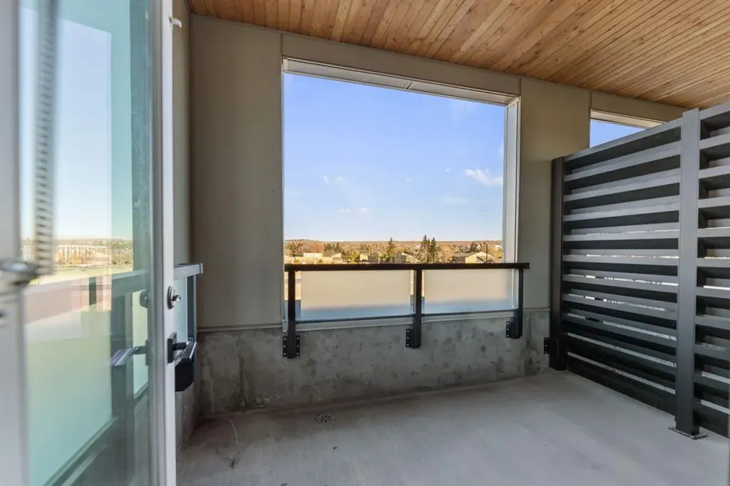 3932 University Avenue NW, #220