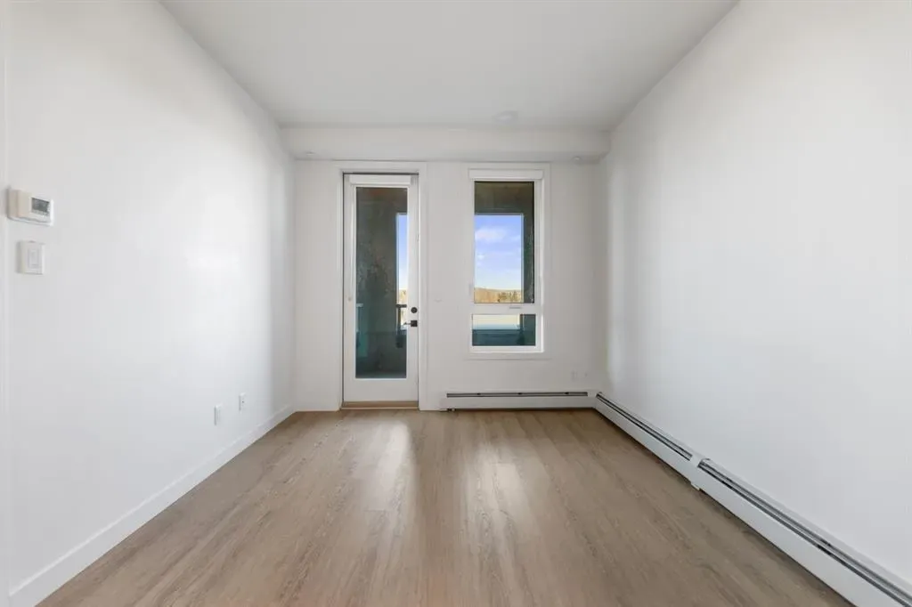 3932 University Avenue NW, #220