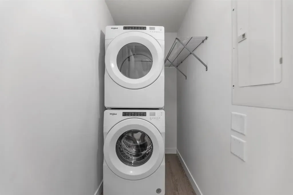 3932 University Avenue NW, #220