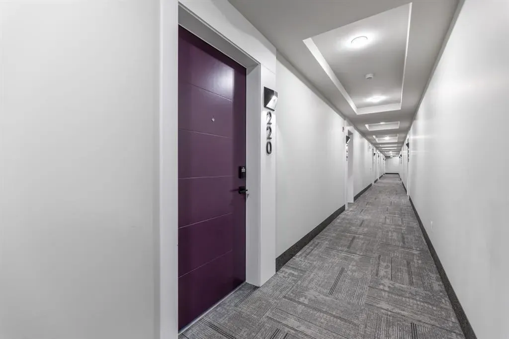 3932 University Avenue NW, #220