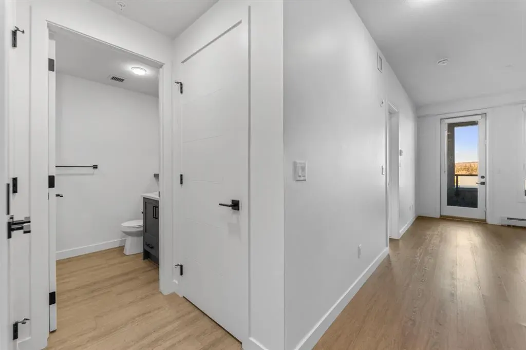 3932 University Avenue NW, #220