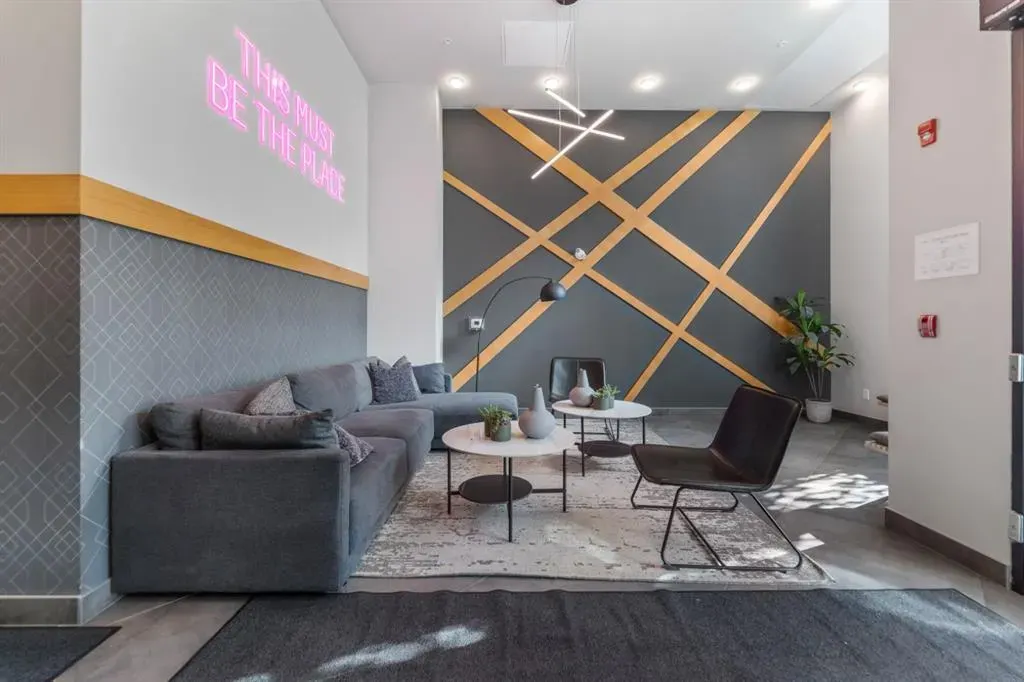 3932 University Avenue NW, #220