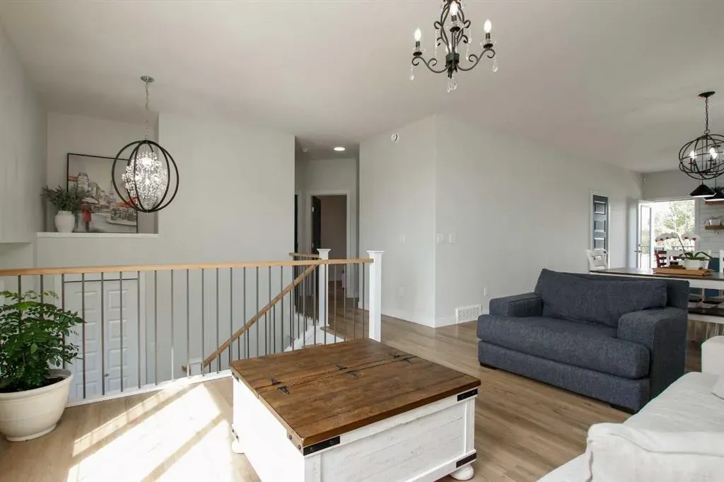 7 Thayer Close