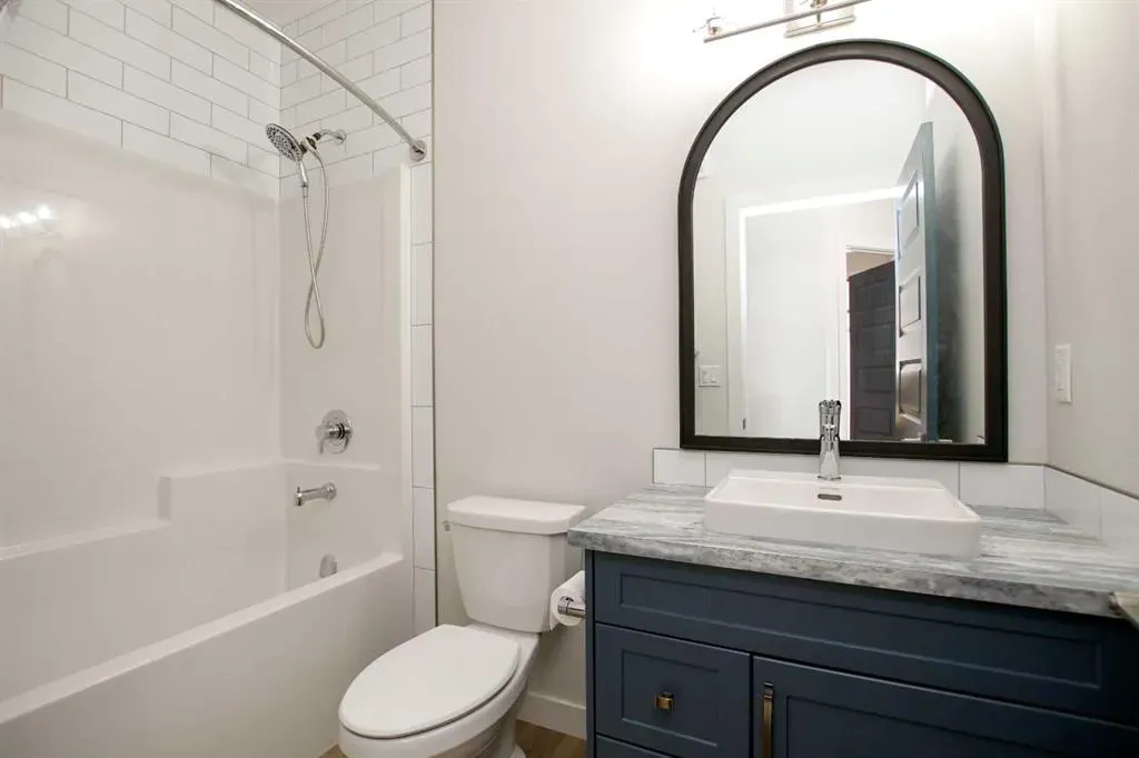7 Thayer Close