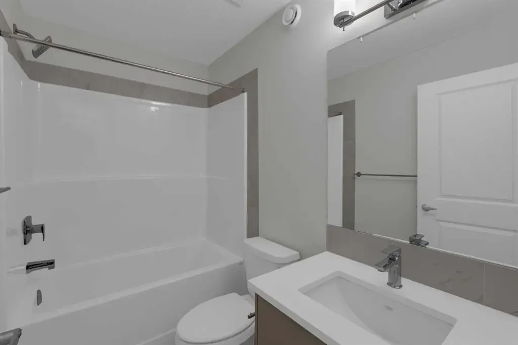 2022 Cobblebrook Crescent SW