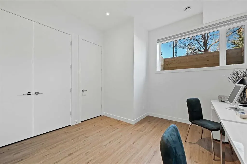 2115 Bowness Road NW