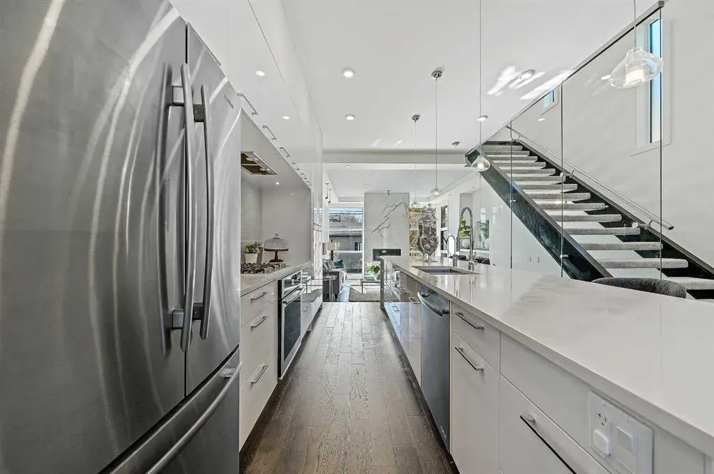 2115 Bowness Road NW